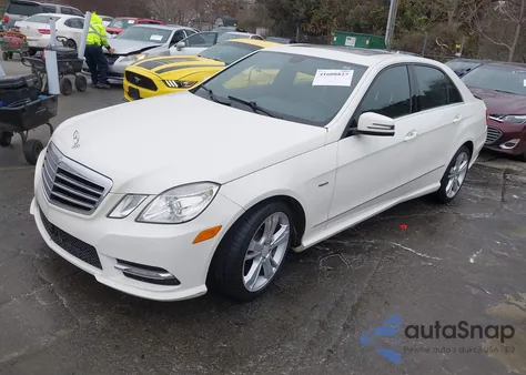 2012 Mercedes-Benz E 350 из США, поврежденный, VIN WDDHF5KB3CA578630